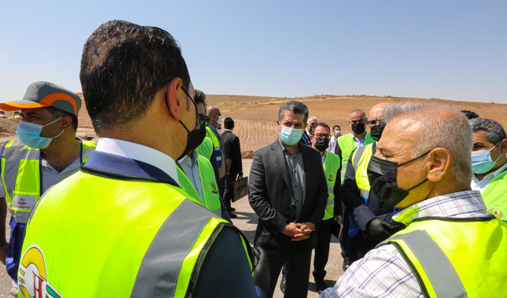 مسرور بارزاني: إرساء بنية تحتية متينة وتطوير الطرق من مهامنا الرئيسية 